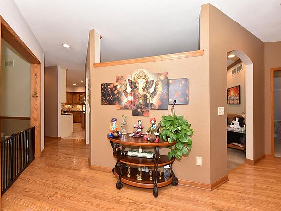 4th image of W71N428 Mulberry AVENUE