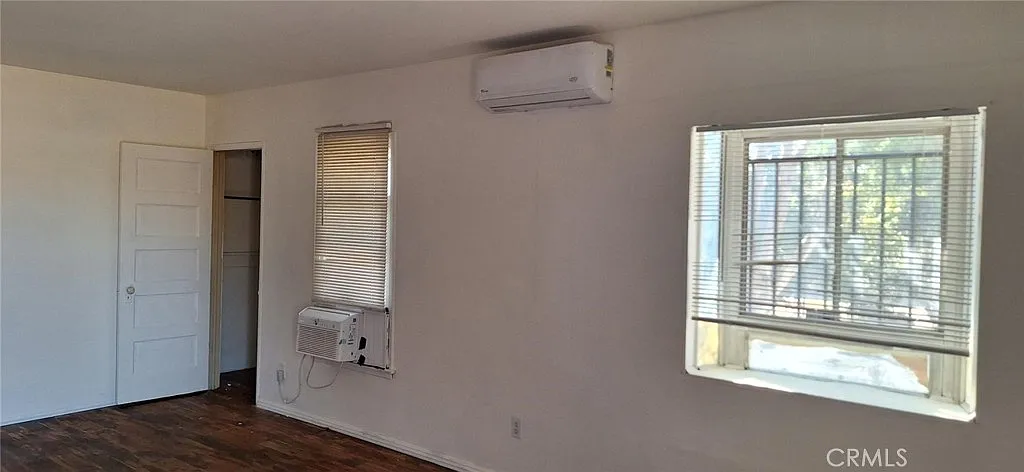 2 bed, 900 sqft, $2,000 — Photo 2