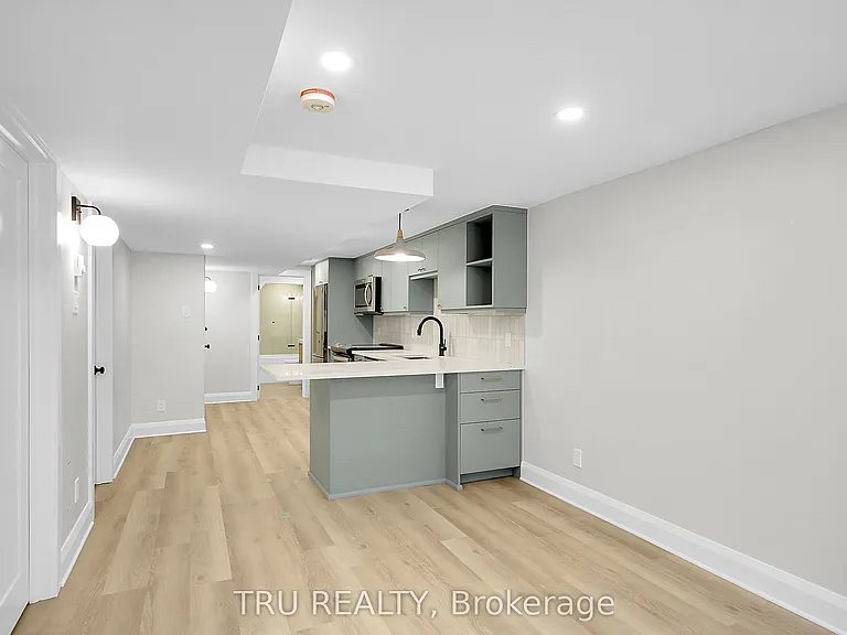 2643 Don St #B — Photo 8