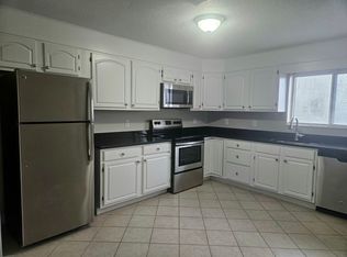 4380 N Main St APT 605, Fall River, MA 02720