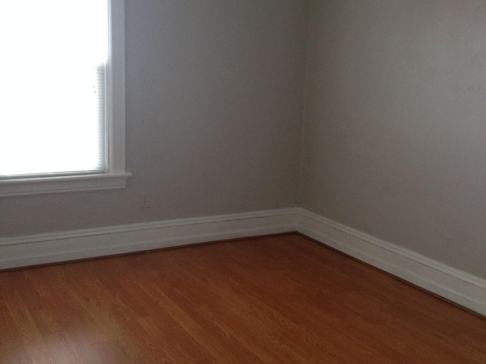 2nd image of 309 Jane St #309