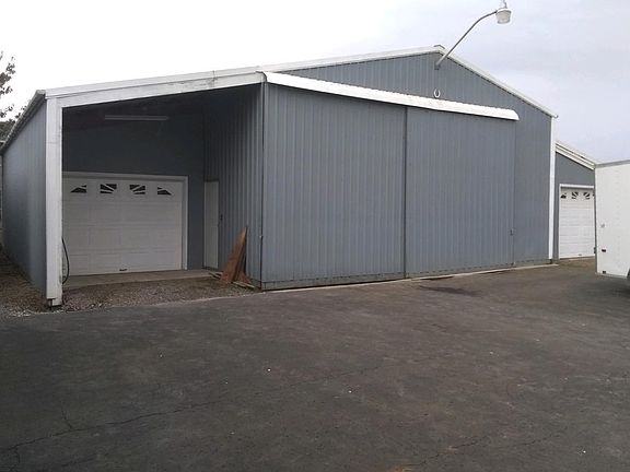 BIG BARN W/220 40x54
