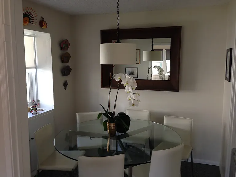 2328 Amherst Ave — Photo 6