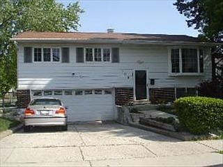 1st image of 106 W Altgeld Ave