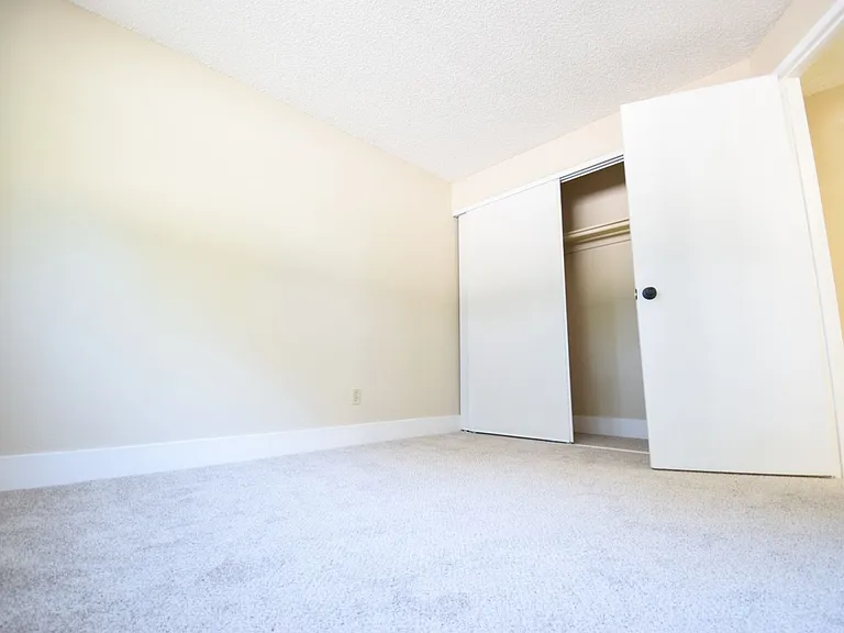 1926 SW Hume Ct — Photo 6