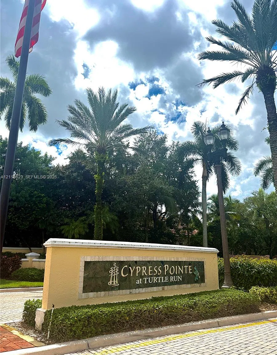 Cypress Pointe At Coral S — Photo 1