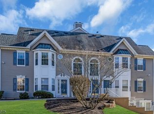 635 Magnolia Ln #635, Somerville, NJ 08876
