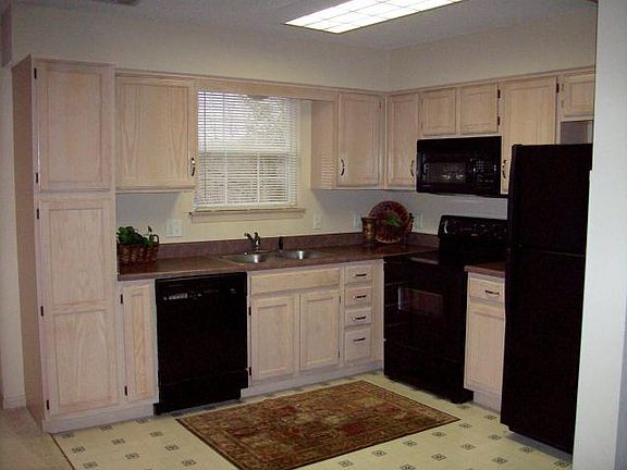 3rd image of 6131 NE Moonstone Ct