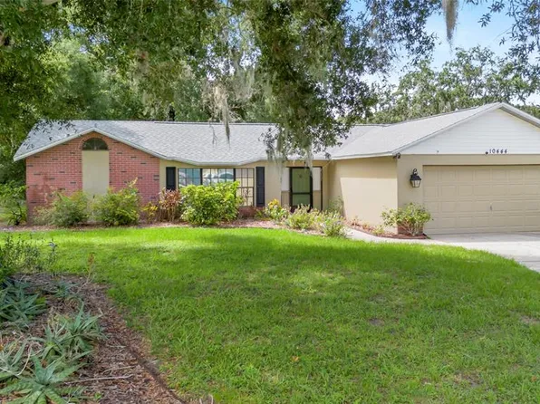 10444 Summit Square Dr, Leesburg, FL 34788