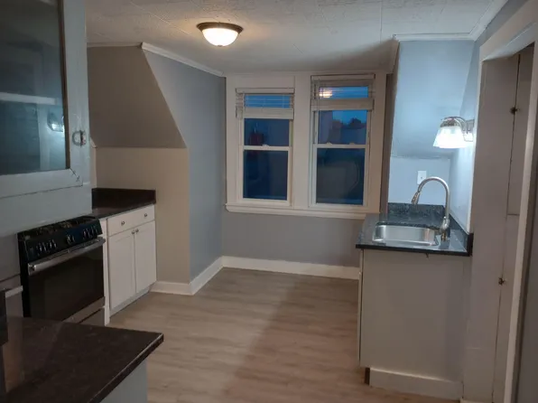 17 Hemlock St APT 3, Portland, ME 04102