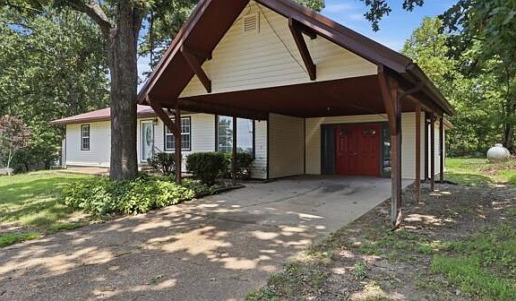 3rd image of 651 Plainview Drive
