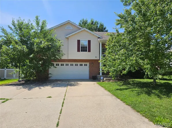 929 Carla Dr, Troy, IL 62294