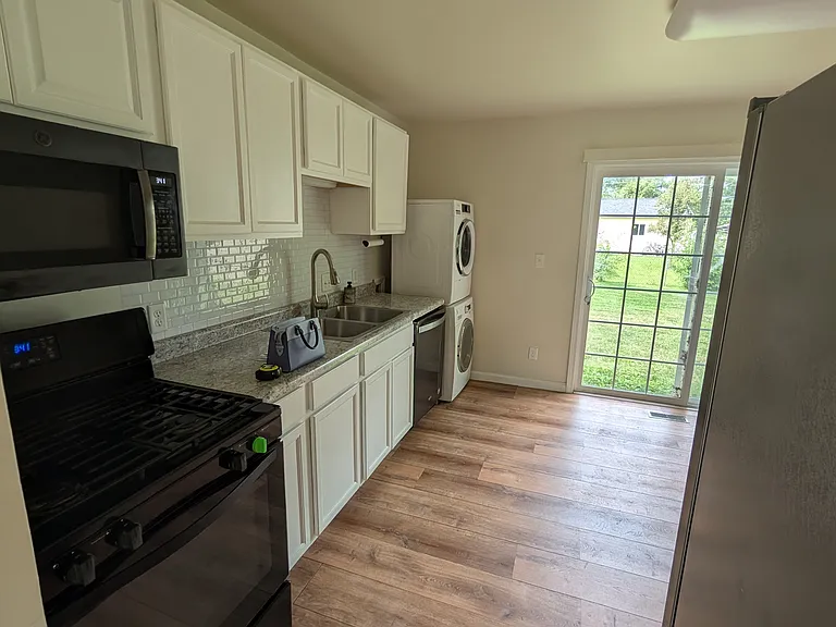 2422 E Washington St — Photo 2