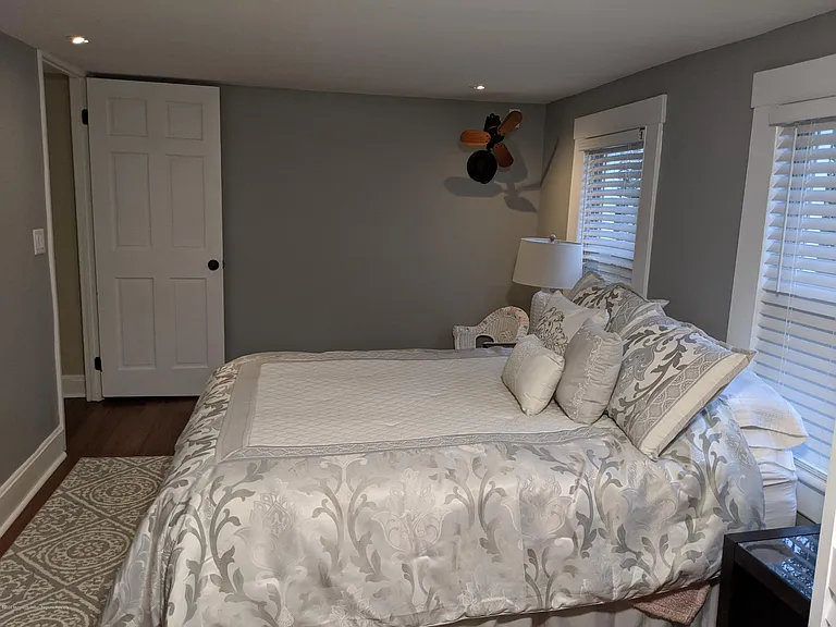 1121 Bay Ave — Photo 15