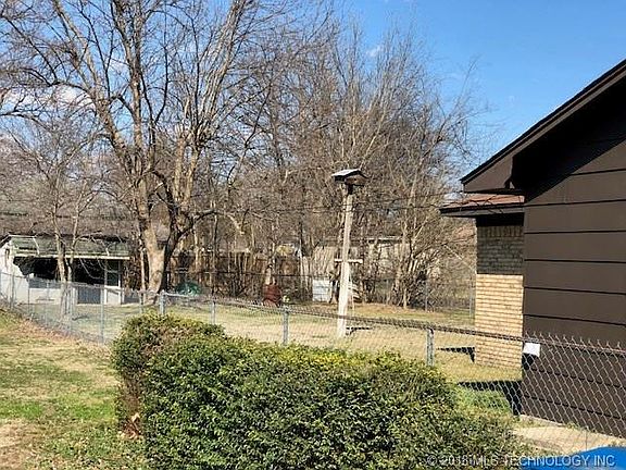 2nd image of 103 1/2 E Crisler Ave