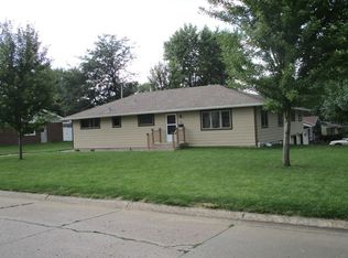 1915 Quint Ave, Carroll, IA 51401