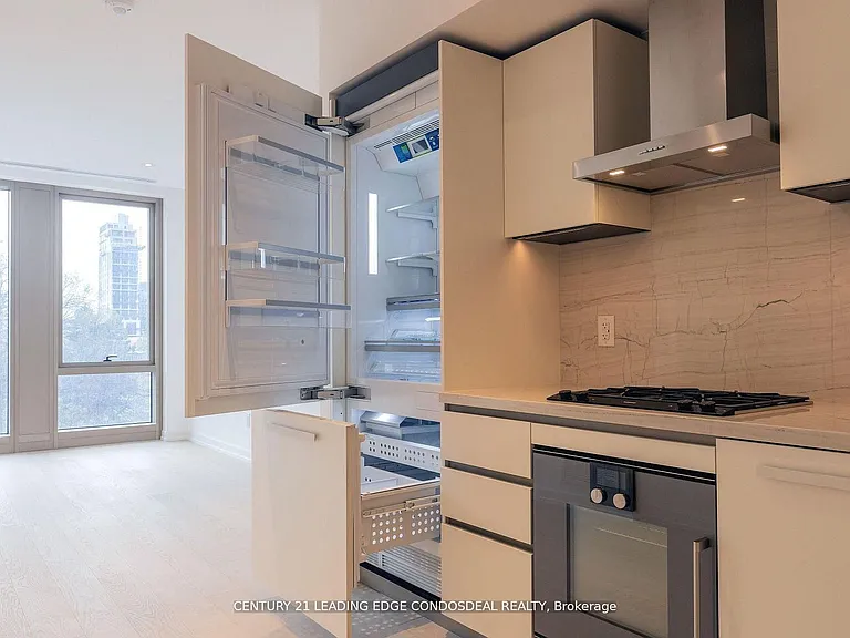 1315 Bay St #502 — Photo 5