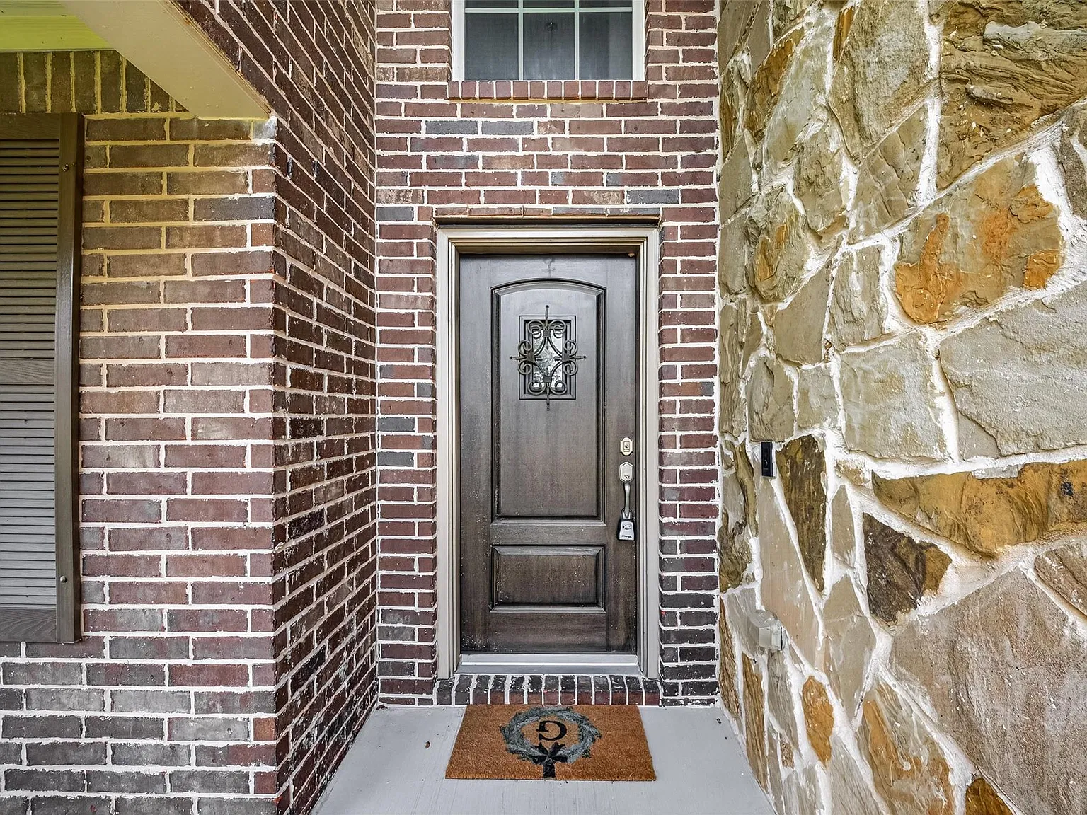 3 bed, 2.5 bath, 1998 sqft, $2,400 — Photo 3