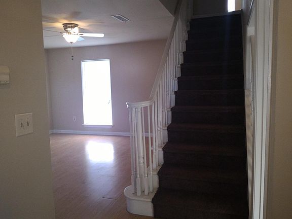 3rd image of 429 N 37th Pl