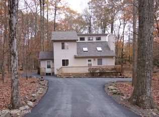 200 Elk Run Rd, Pocono Lake, PA 18347