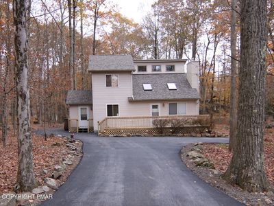 200 Elk Run Rd, Pocono Lake, PA, 18347