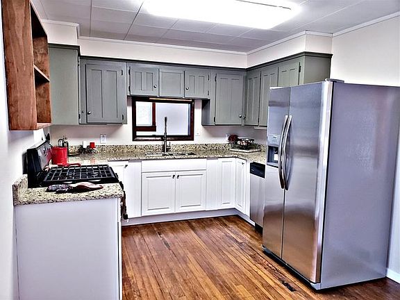 4th image of 113 South Dr