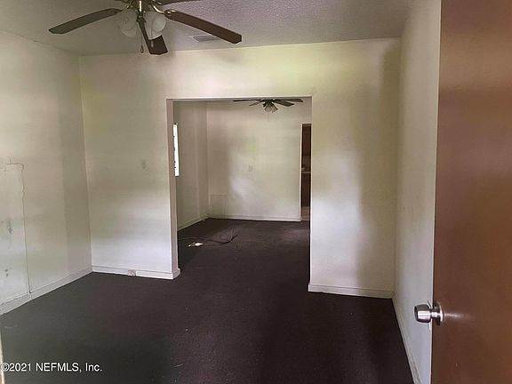 3rd image of 1421 W 1st St