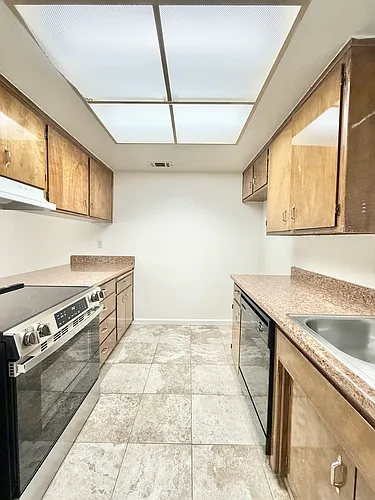 318 E Alameda St Photo 1