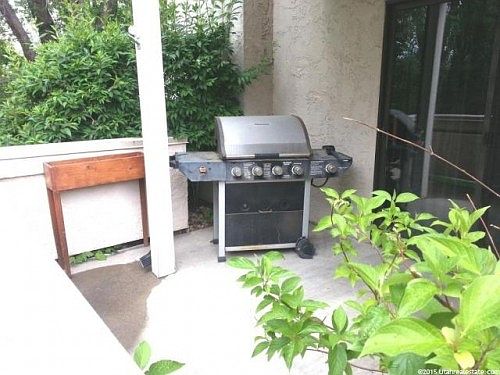 3rd image of 967 E Creekhill Ln