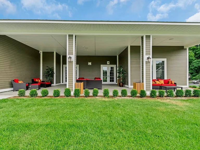 Bayside Country Club Apartments — Photo 17