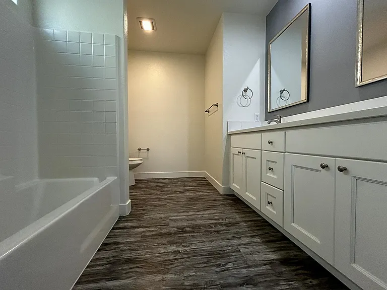 8425 Telegraph Rd — Photo 37