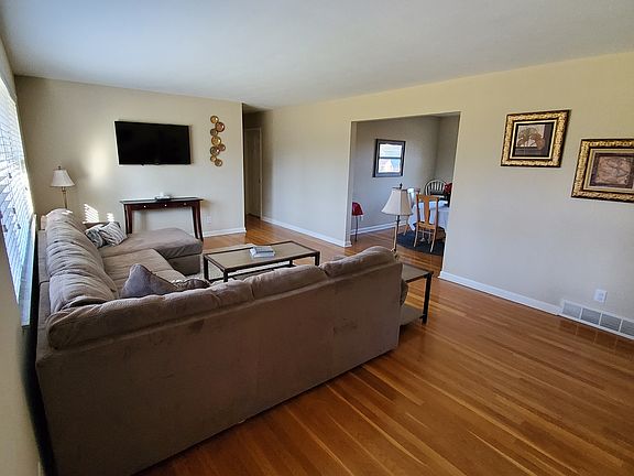 2nd image of 2078 Brookridge Dr