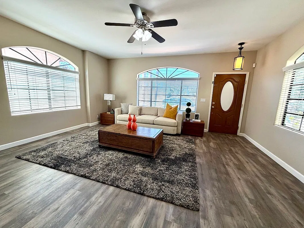 3 bed, 3.0 bath, 2295 sqft, $4,595 — Photo 4