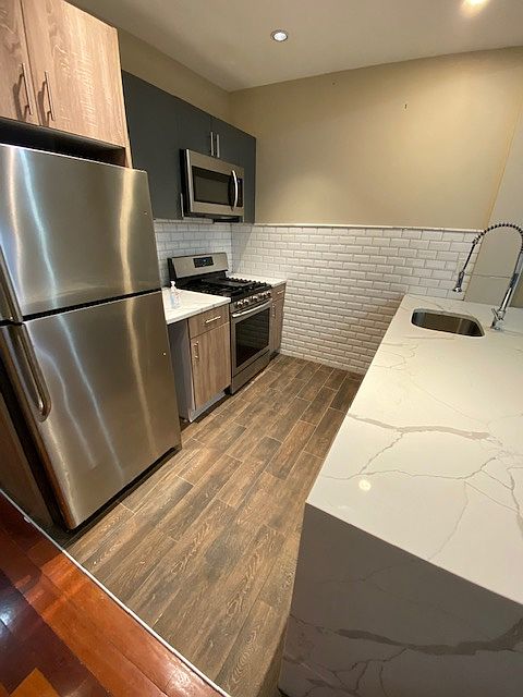 1st image of 731 Franklin Ave #2F