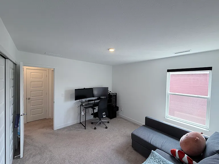2137 Egbert Rd — Photo 30