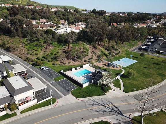 4th image of 2043 Eveningside Dr
