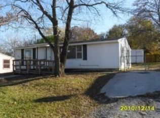 8009 Downe Dr, White Settlement, TX 76108