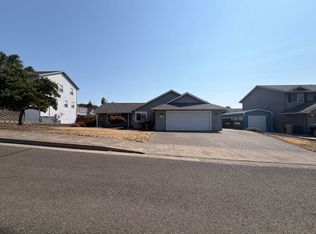 790 SE Cynthian Dr, Dallas, OR 97338
