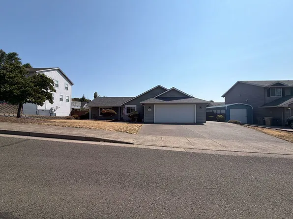 790 SE Cynthian Dr, Dallas, OR 97338