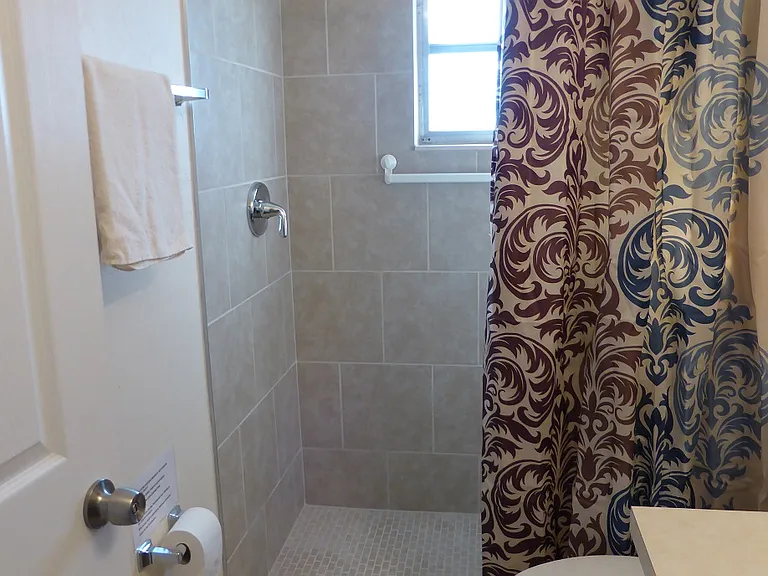 502 SE 7th St #1 — Photo 12