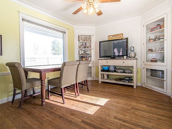 5th image of 205 W 17th St