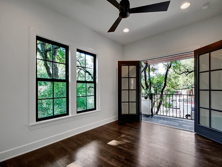 1208 W 22nd St — Photo 12
