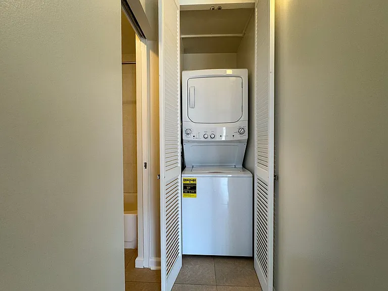 2474 Kapiolani Blvd #401 — Photo 8