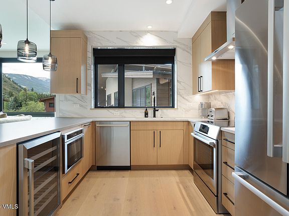 5th image of 42 Riverfront Ln #106