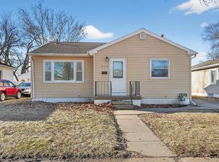427 Hope Ave, Waterloo, IA 50703
