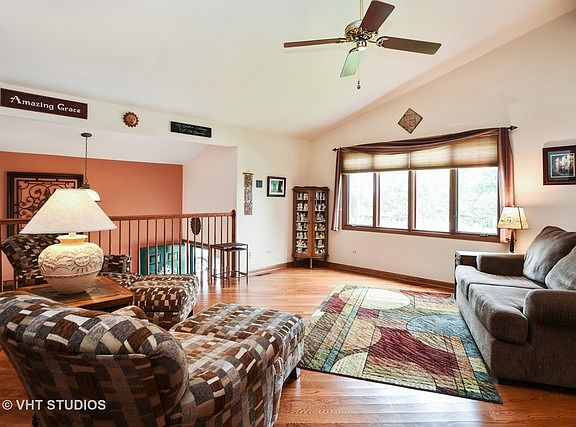 5th image of 4193 Blackstone Ave