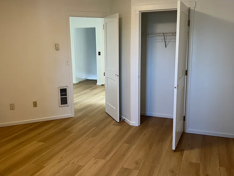 1228 NE 84th Ave #4 — Photo 3