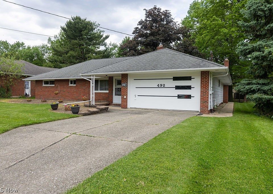 1st image of 492 Jeannette Dr