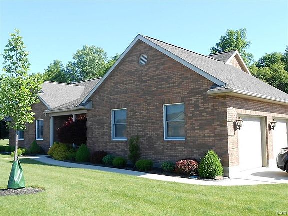 3rd image of 110 Westbury Dr