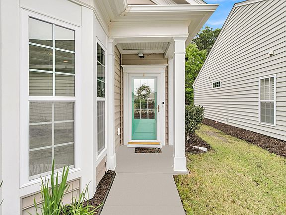 3rd image of 121 Sea Lavender Ln